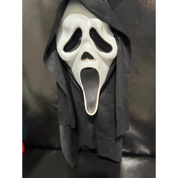 Ghost‎ Face Mask Spirit Halloween Scream Costume Cosplay Fun World Mask - Picture 2 of 6